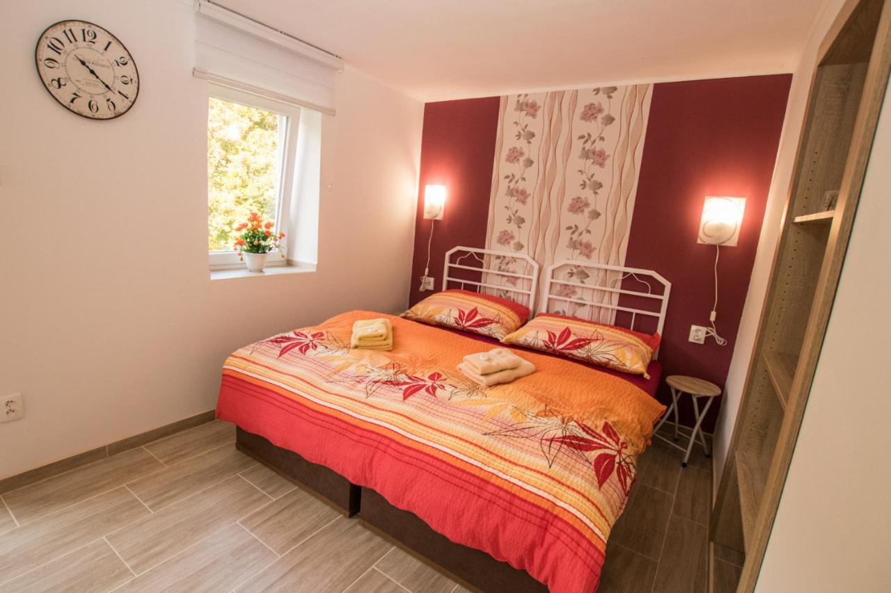 Apartment Blehovi Mala Velen Esterno foto